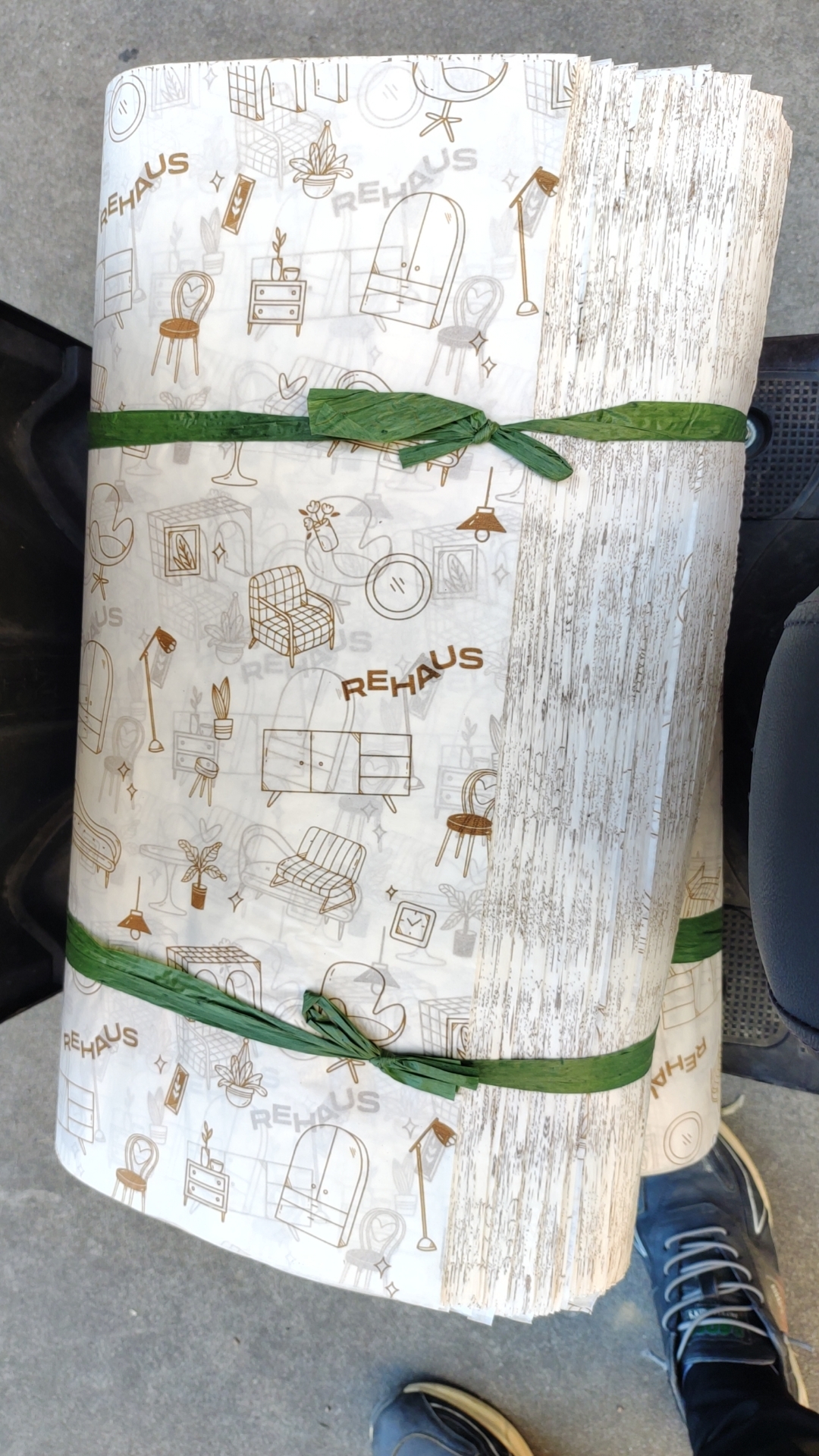 Vehicle traveling data recorder